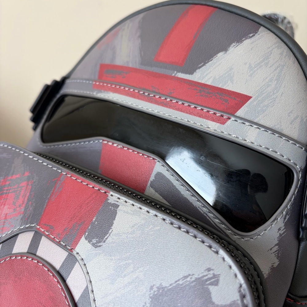 Loungefly Star Wars Bad Batch Hunter Helmet Mini Backpack Convention Exclusive - Picture 11 of 14